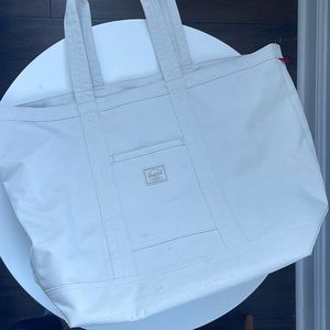 Herschel Tote